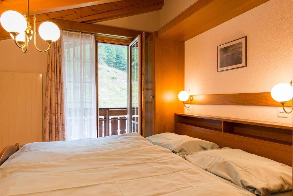 Haus Evita Saas-Grund Habitación foto